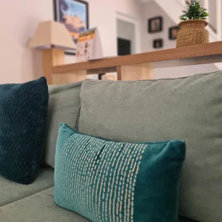 Maison Familiale Au Calme Avec Parking, Jardin Et à 3 Min De La Cité